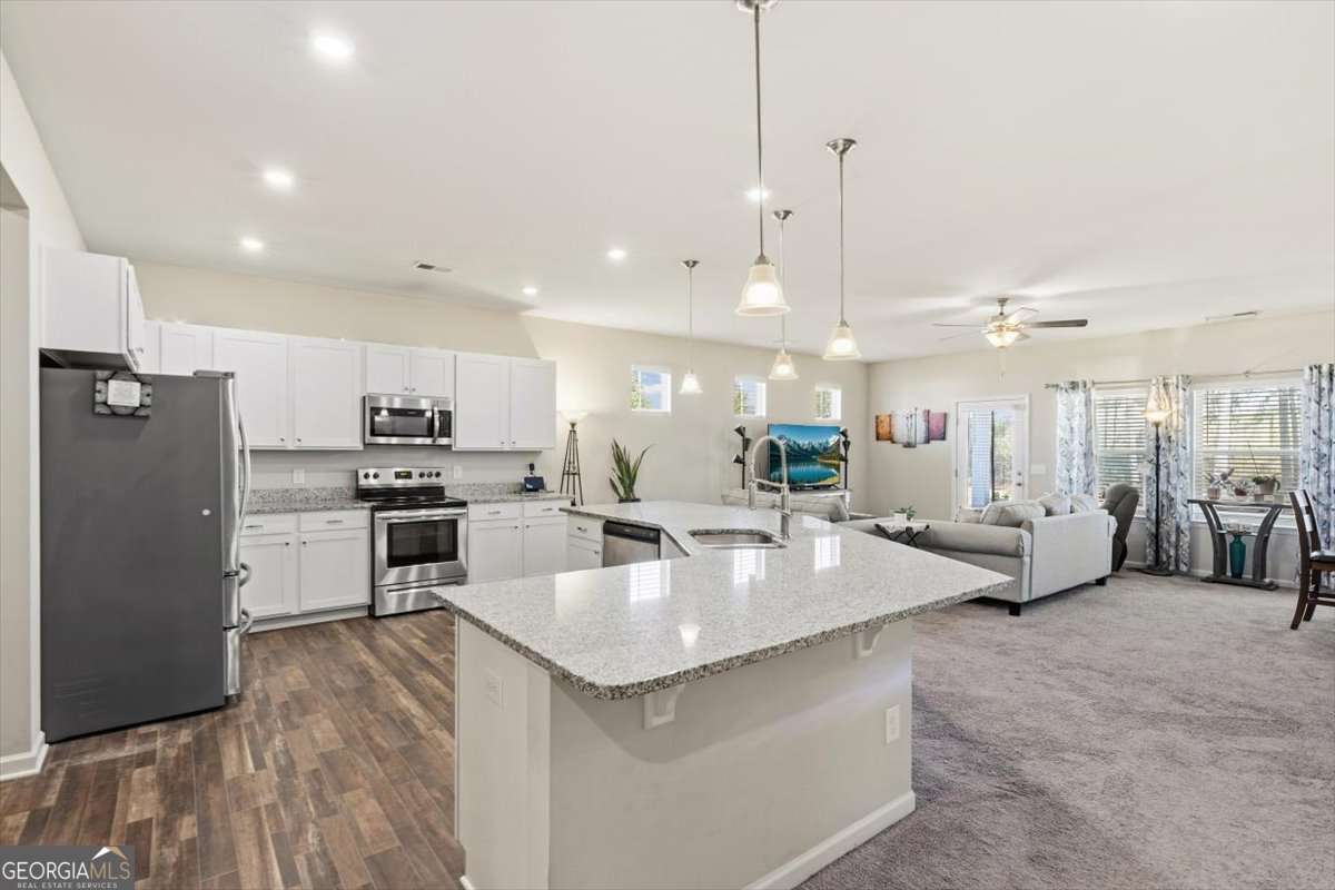11 Rambling Oaks Drive NE