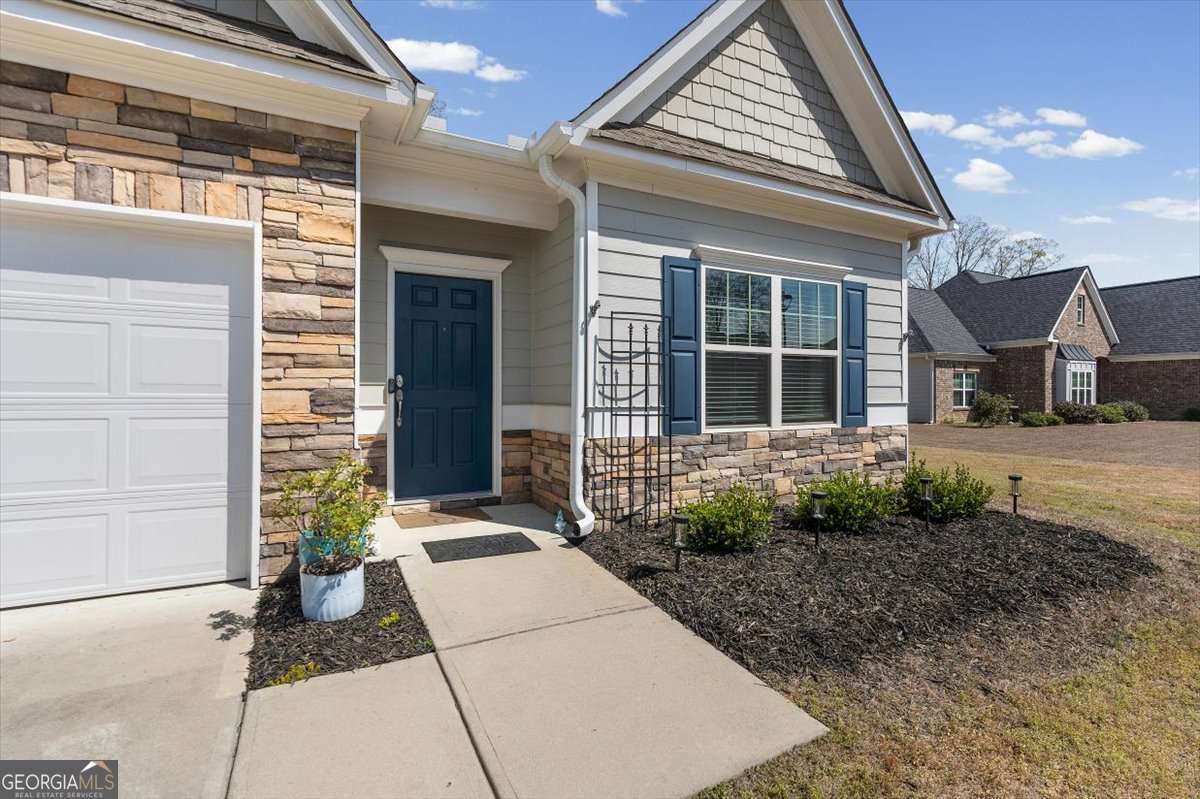 11 Rambling Oaks Drive NE