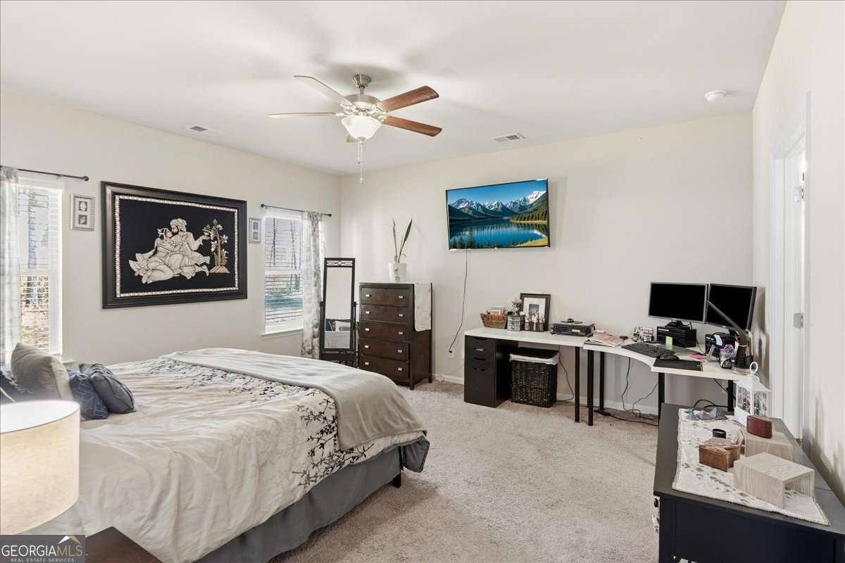 11 Rambling Oaks Drive NE