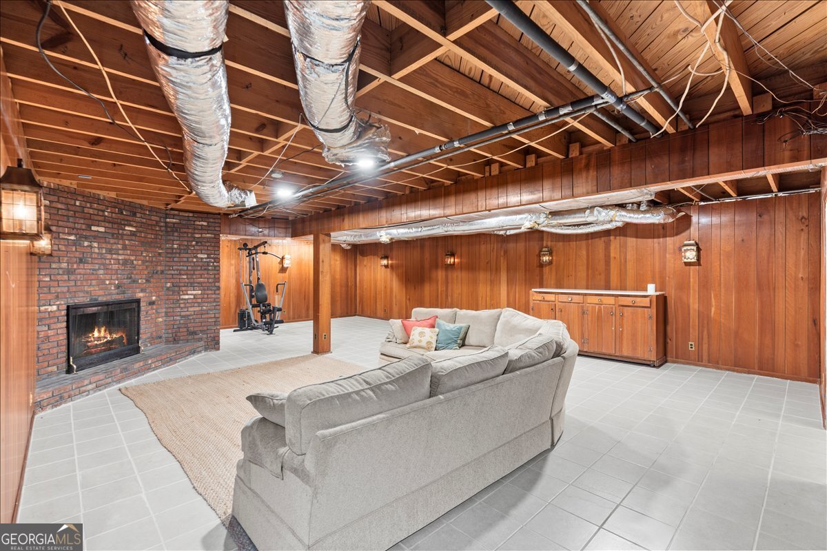 7 Pine Valley Road SW