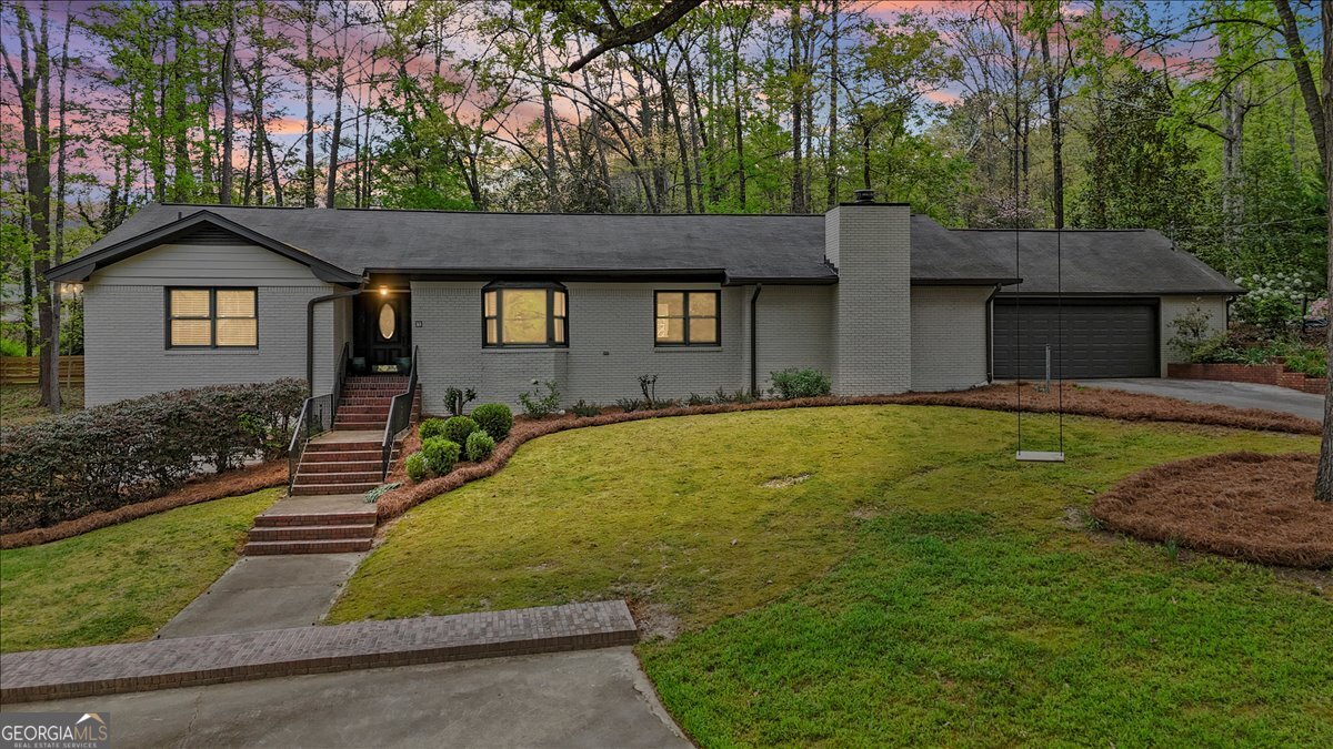 7 Pine Valley Road SW