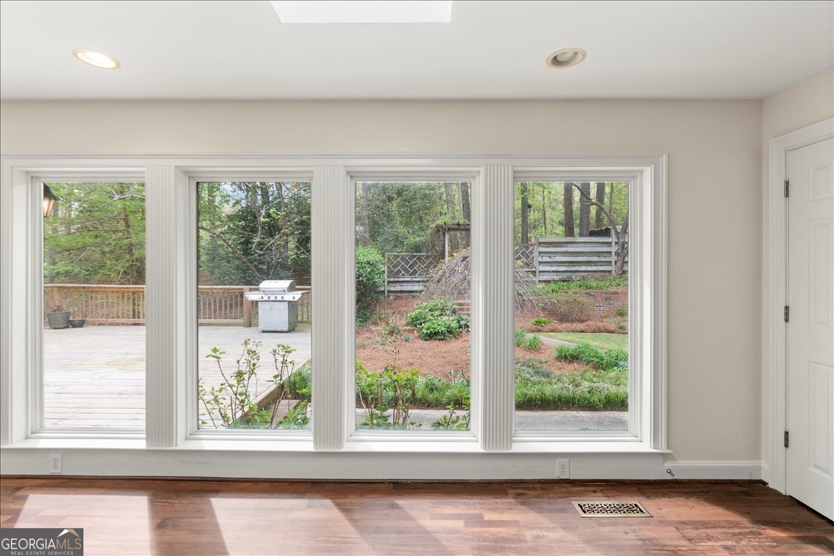 7 Pine Valley Road SW