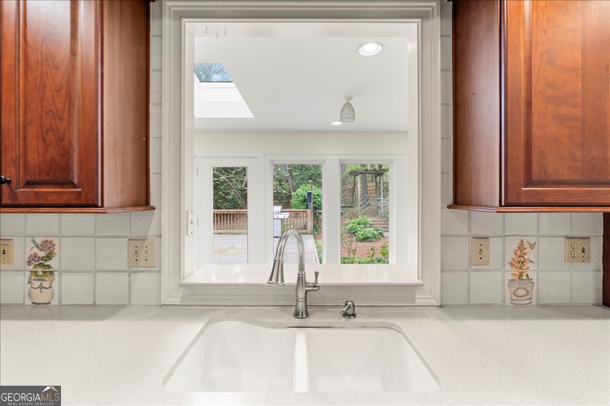 7 Pine Valley Road SW