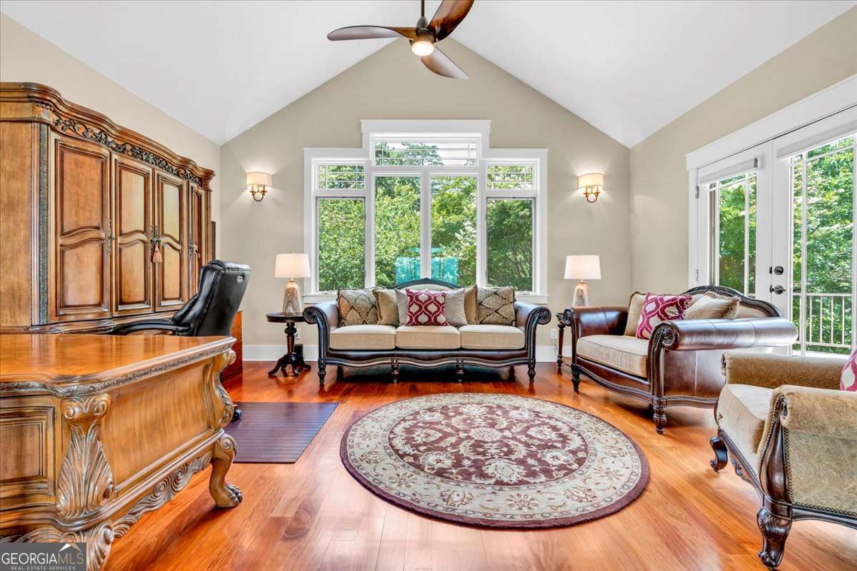 52 Waterside Drive SE