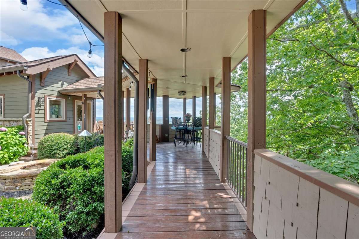 52 Waterside Drive SE