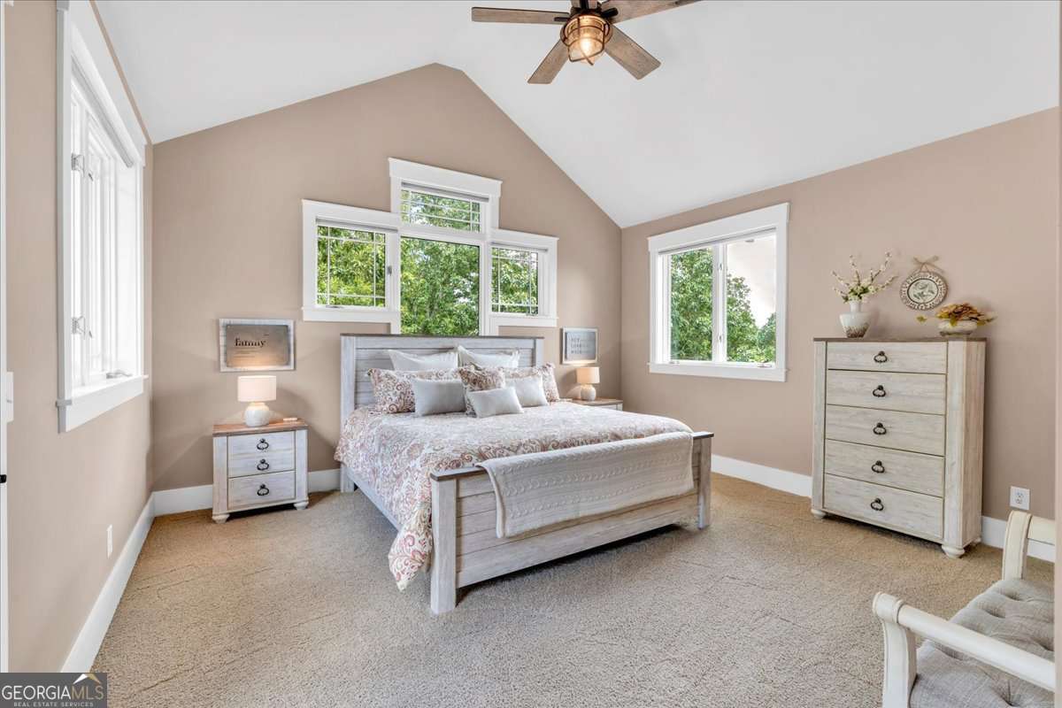 52 Waterside Drive SE