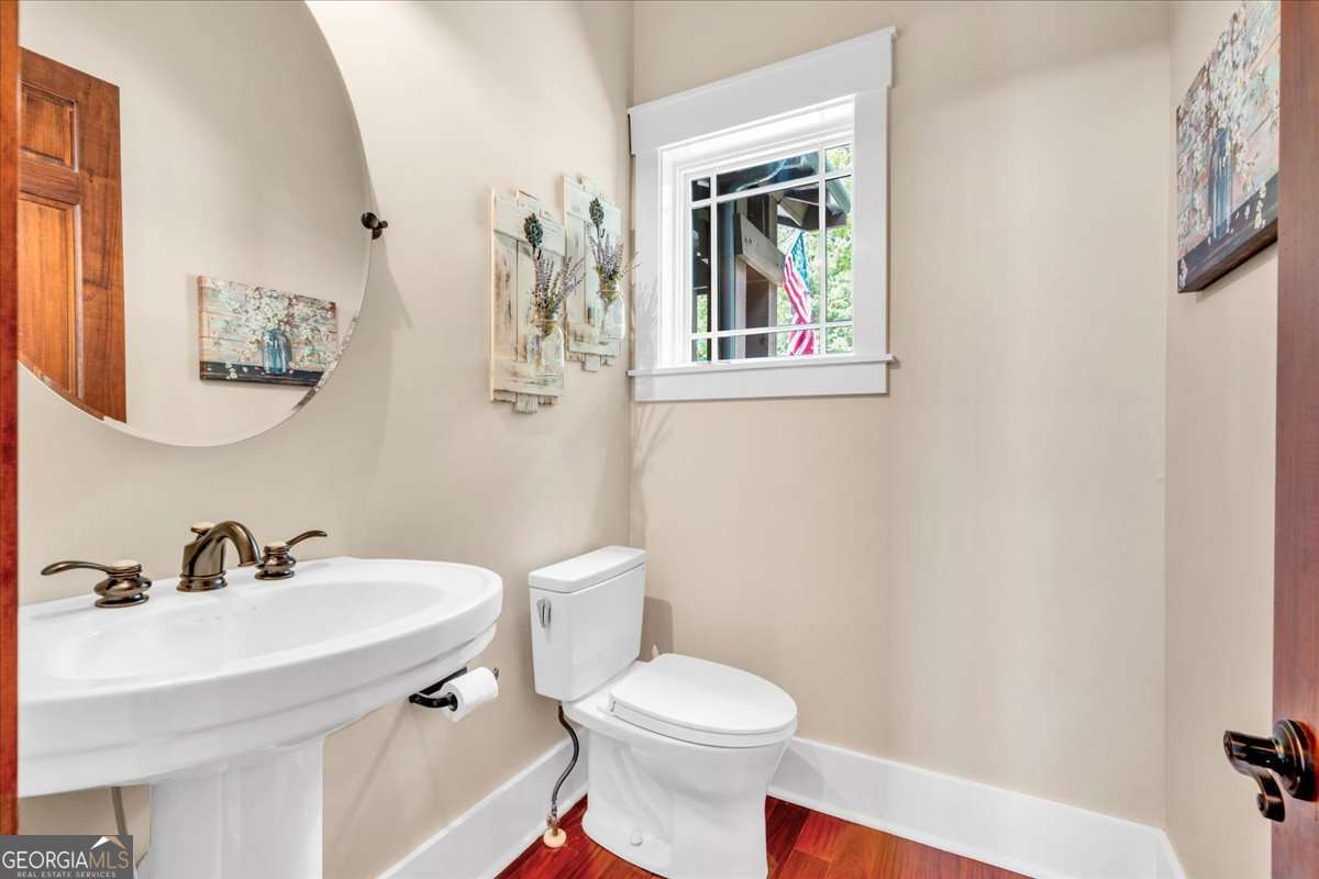 52 Waterside Drive SE