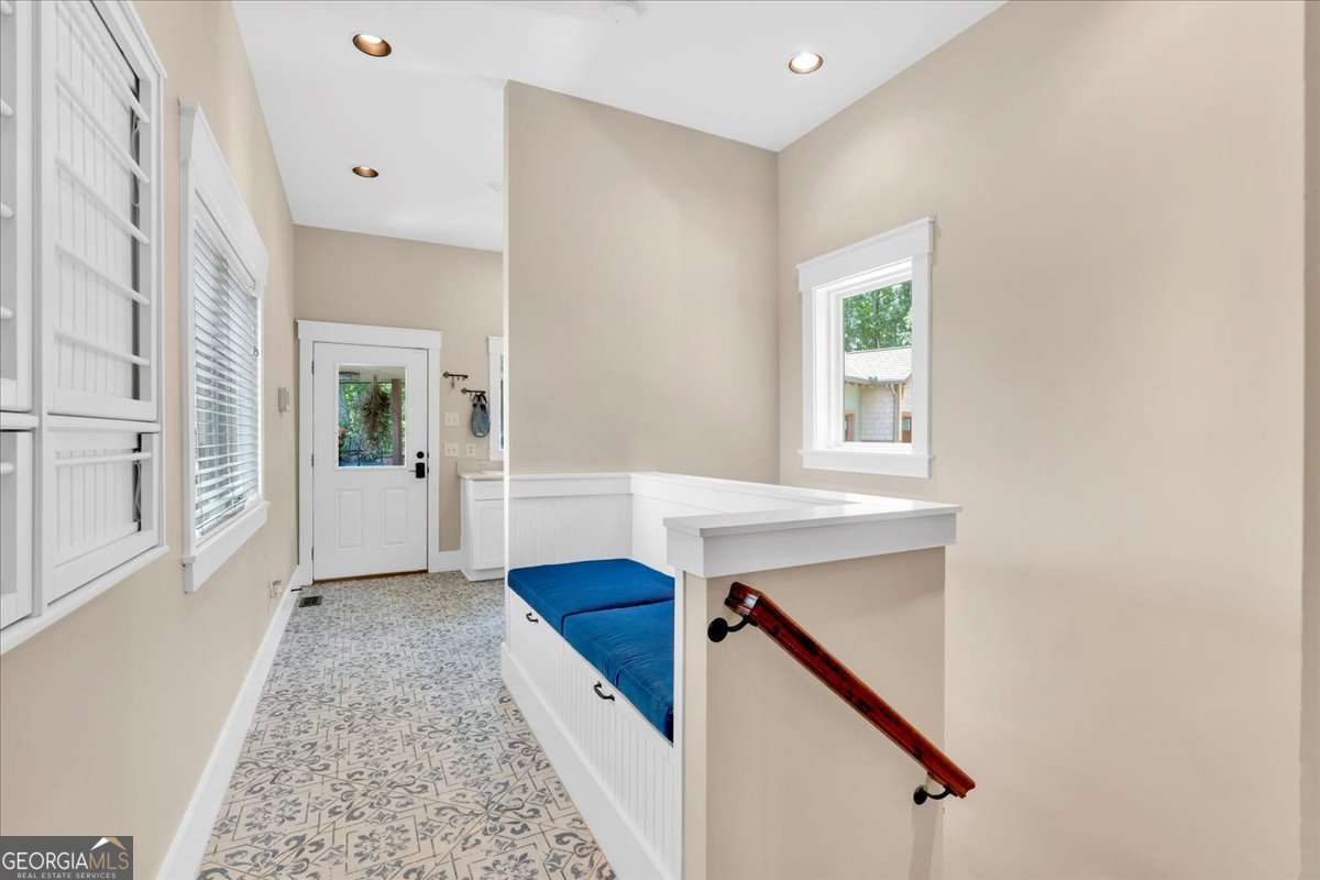 52 Waterside Drive SE