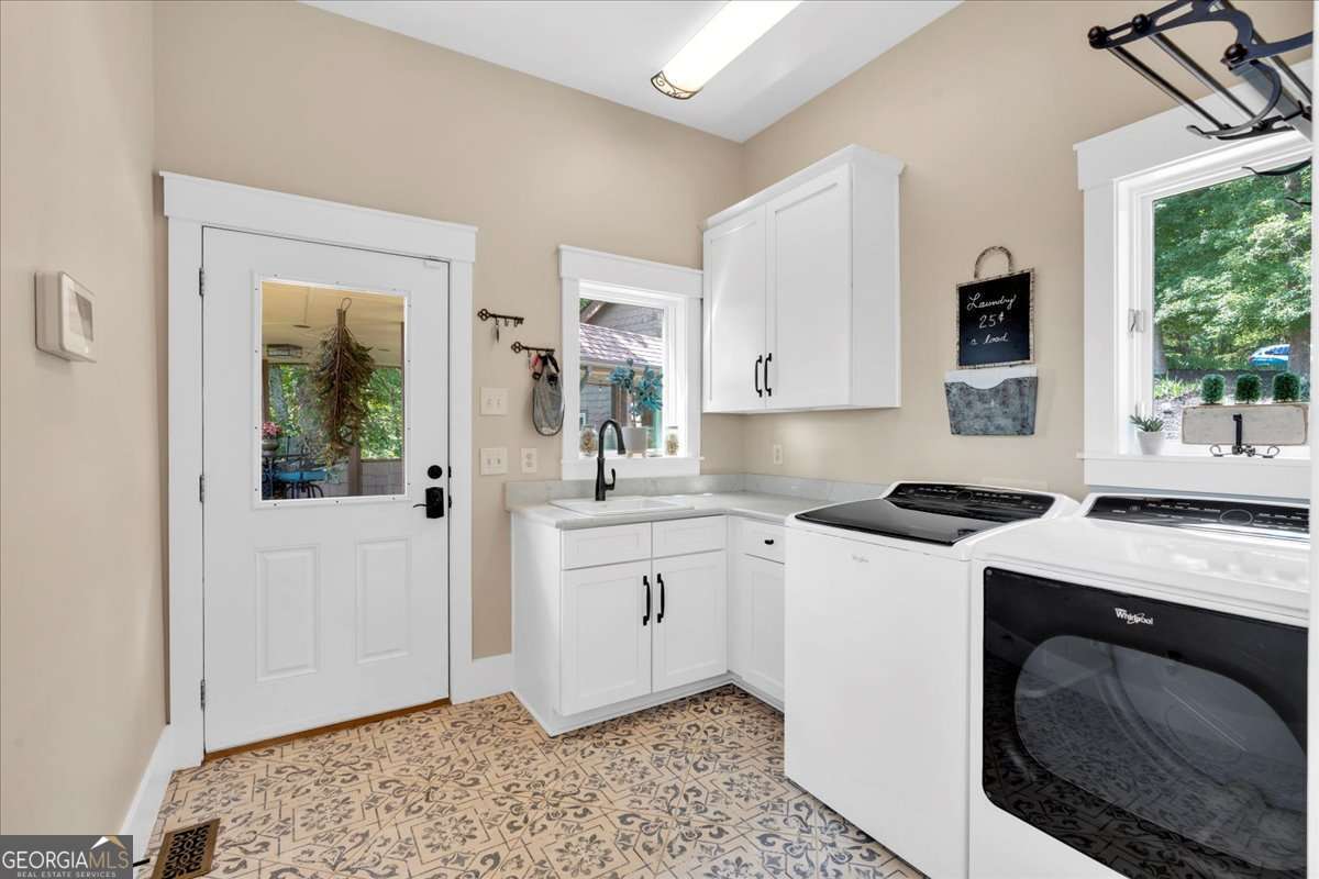 52 Waterside Drive SE