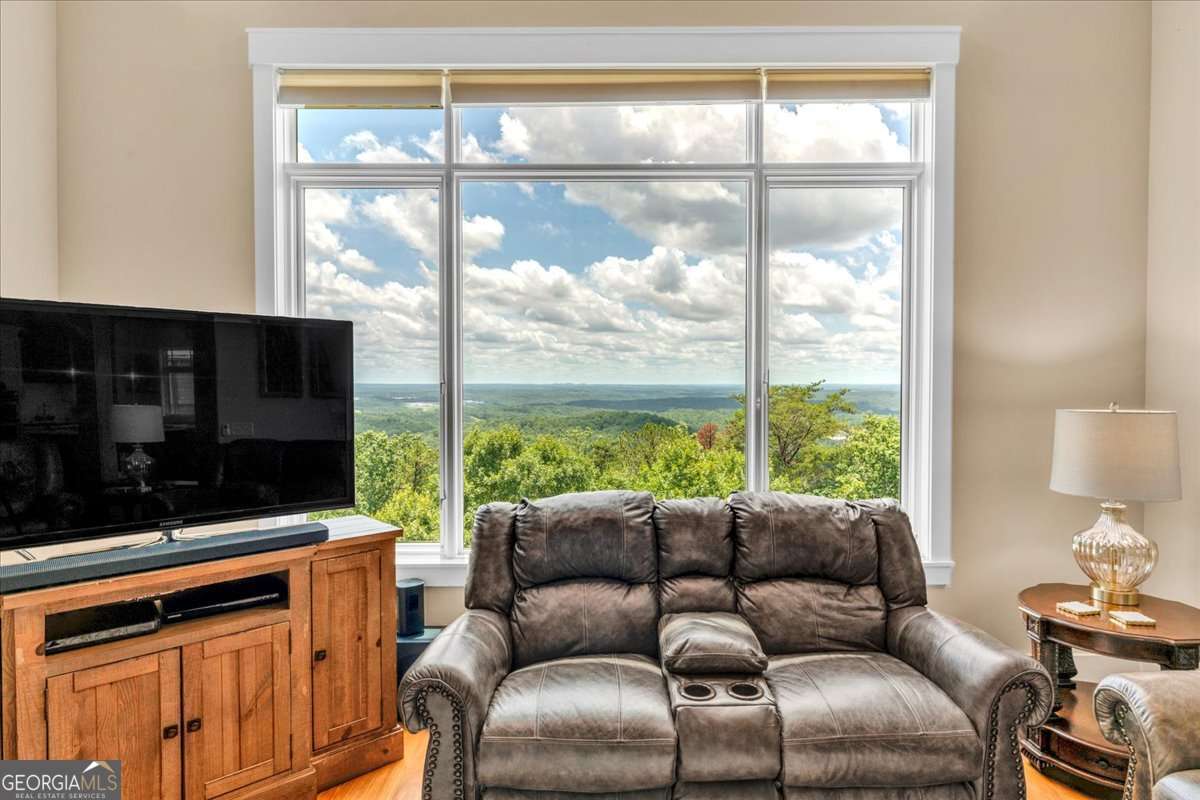 52 Waterside Drive SE