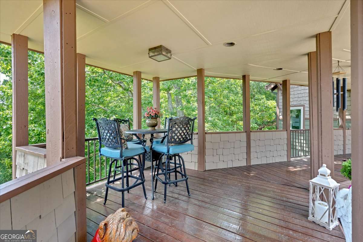 52 Waterside Drive SE