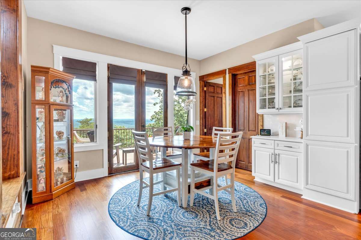 52 Waterside Drive SE