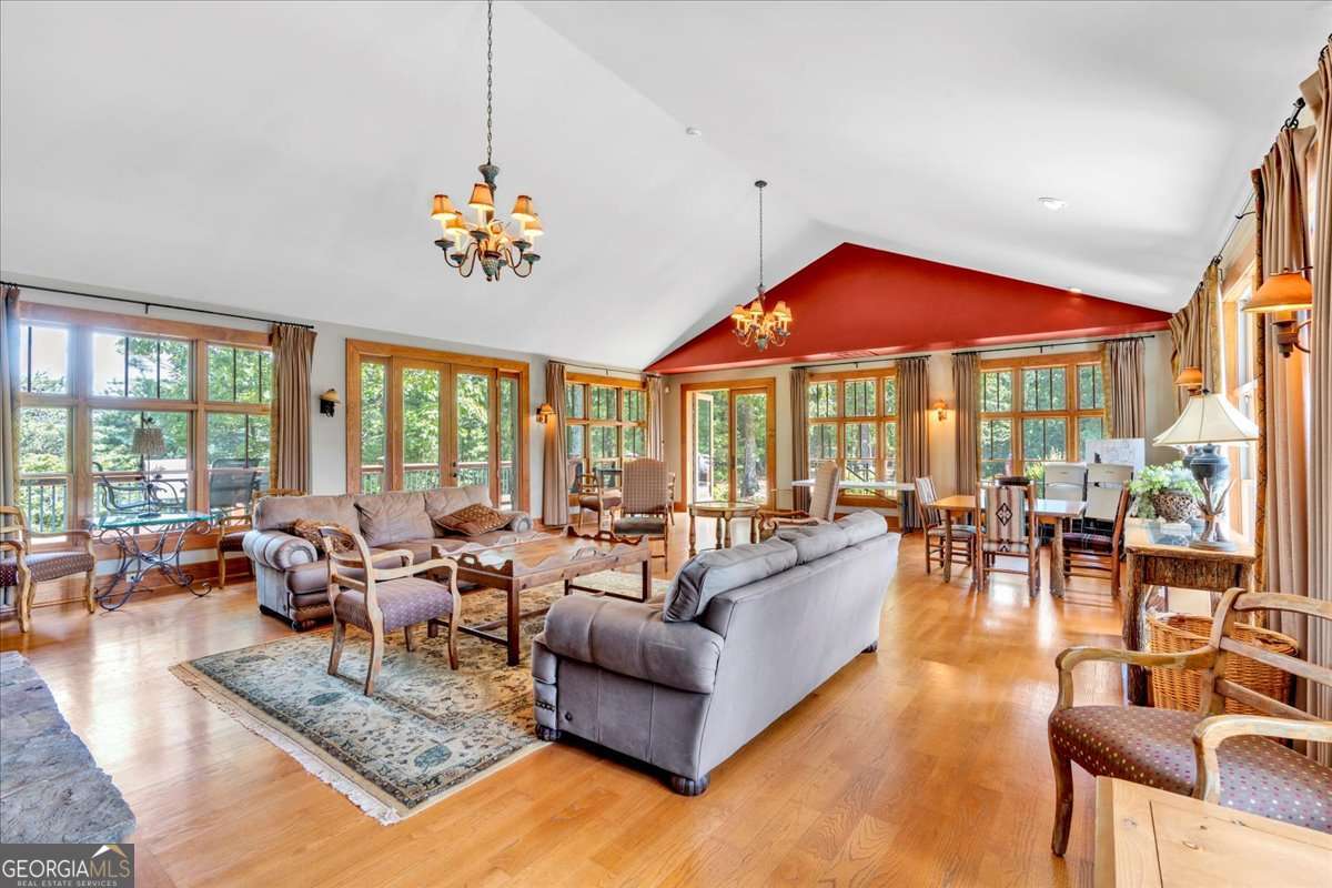 52 Waterside Drive SE