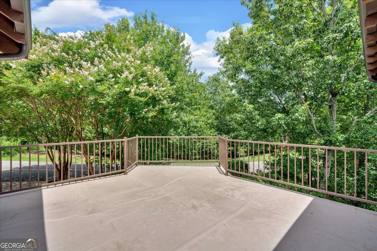 52 Waterside Drive SE