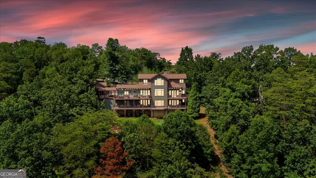 52 Waterside Drive SE