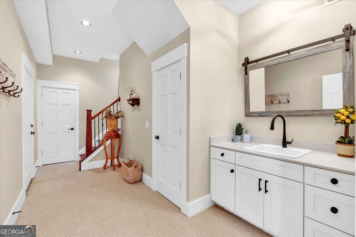 52 Waterside Drive SE