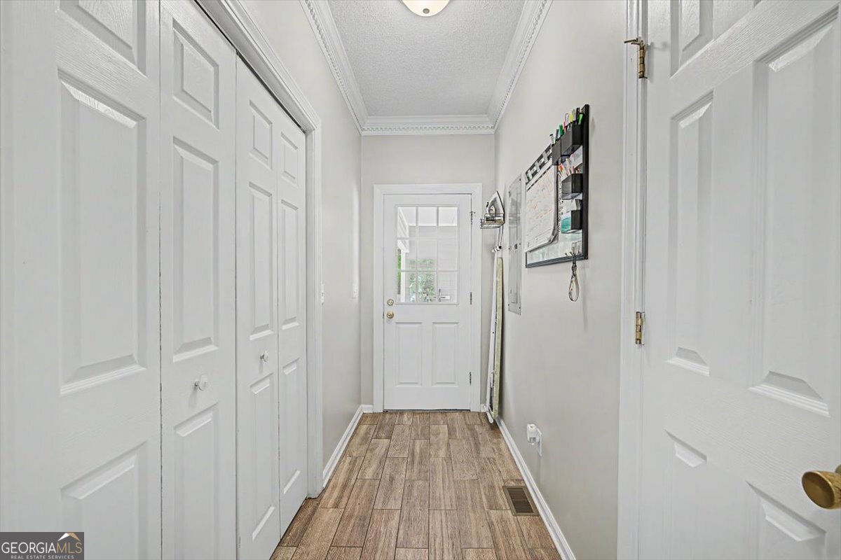 15 Lucas Lane SW
