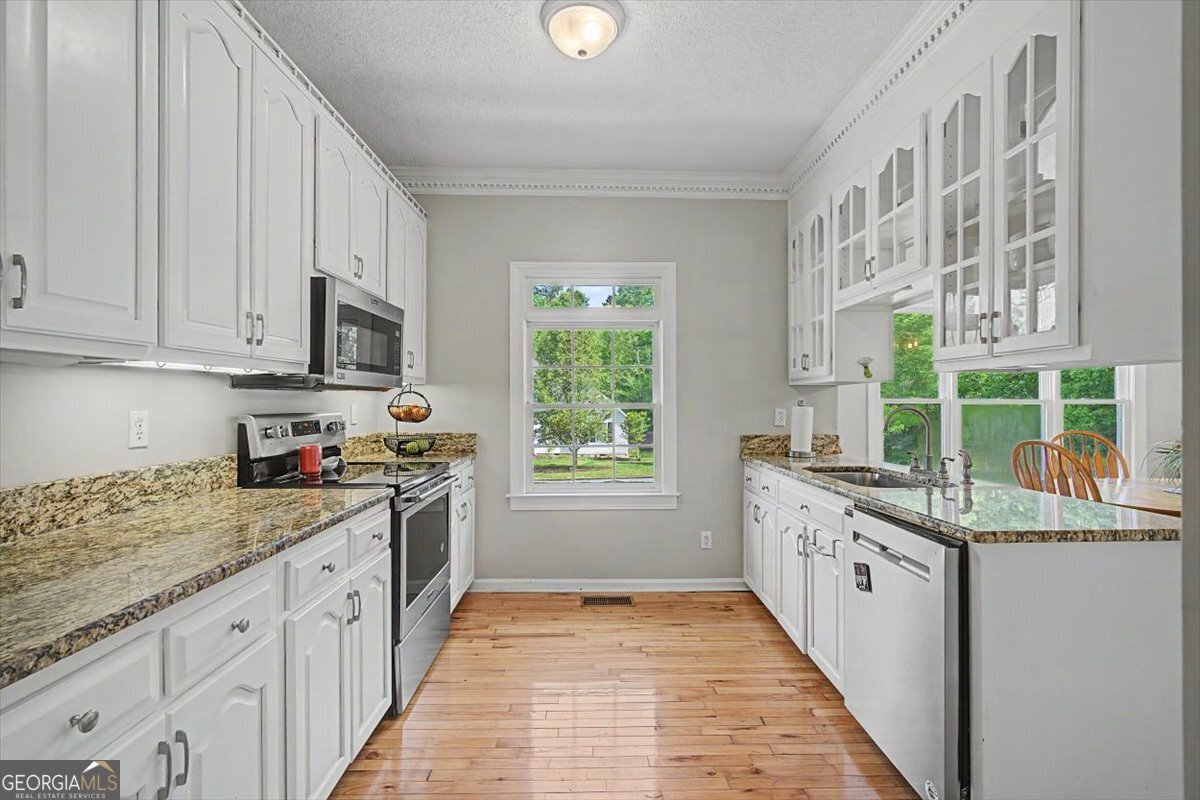 15 Lucas Lane SW