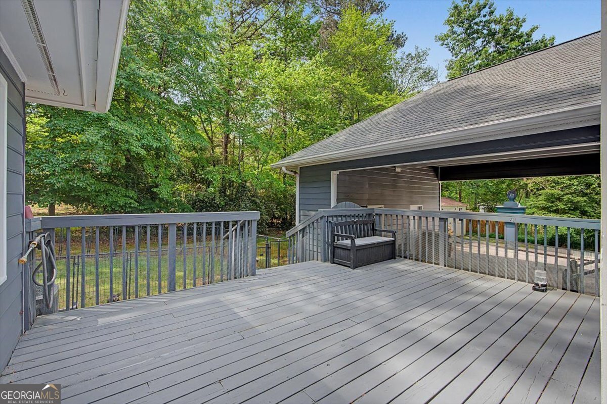 15 Lucas Lane SW