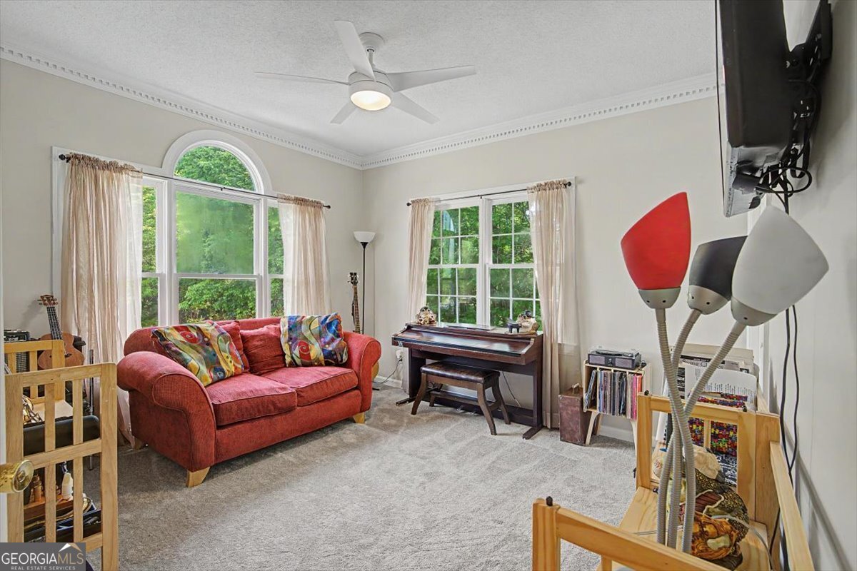 15 Lucas Lane SW