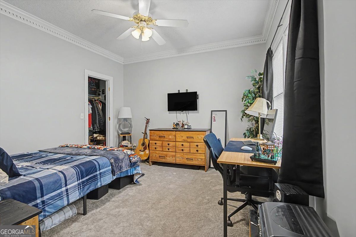 15 Lucas Lane SW