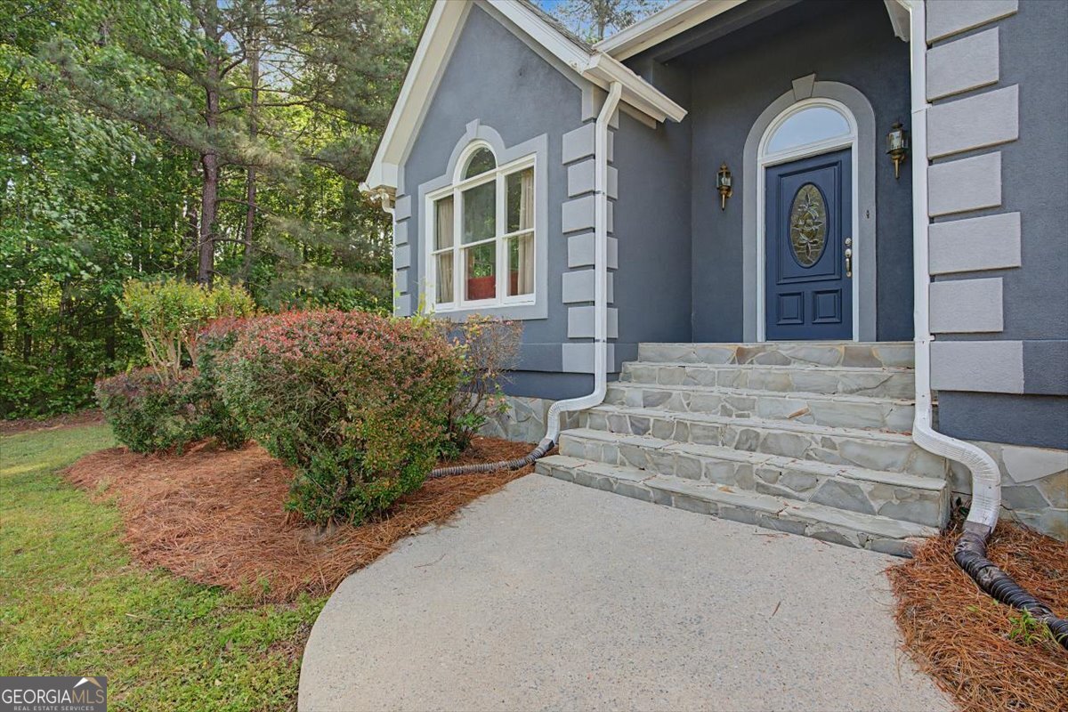 15 Lucas Lane SW