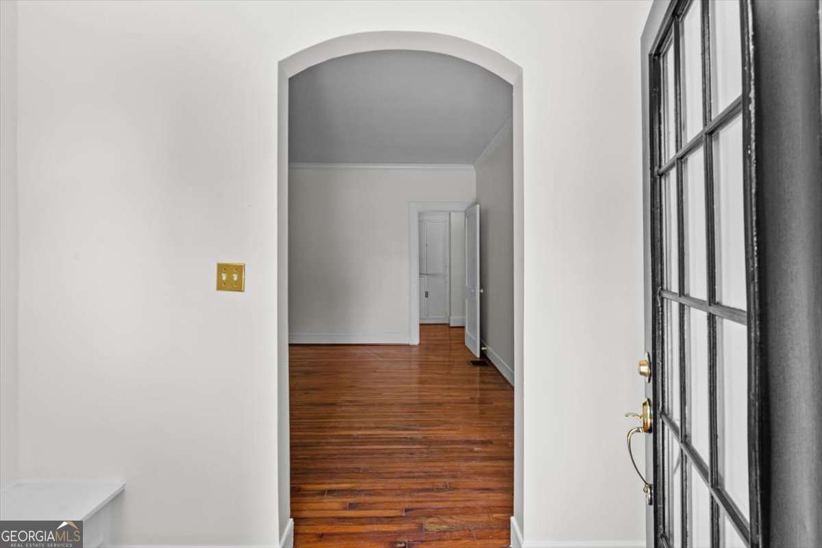 101 Oakwood Street NW