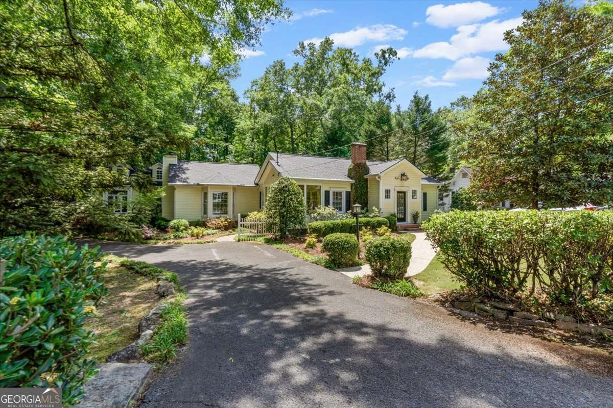 101 Oakwood Street NW