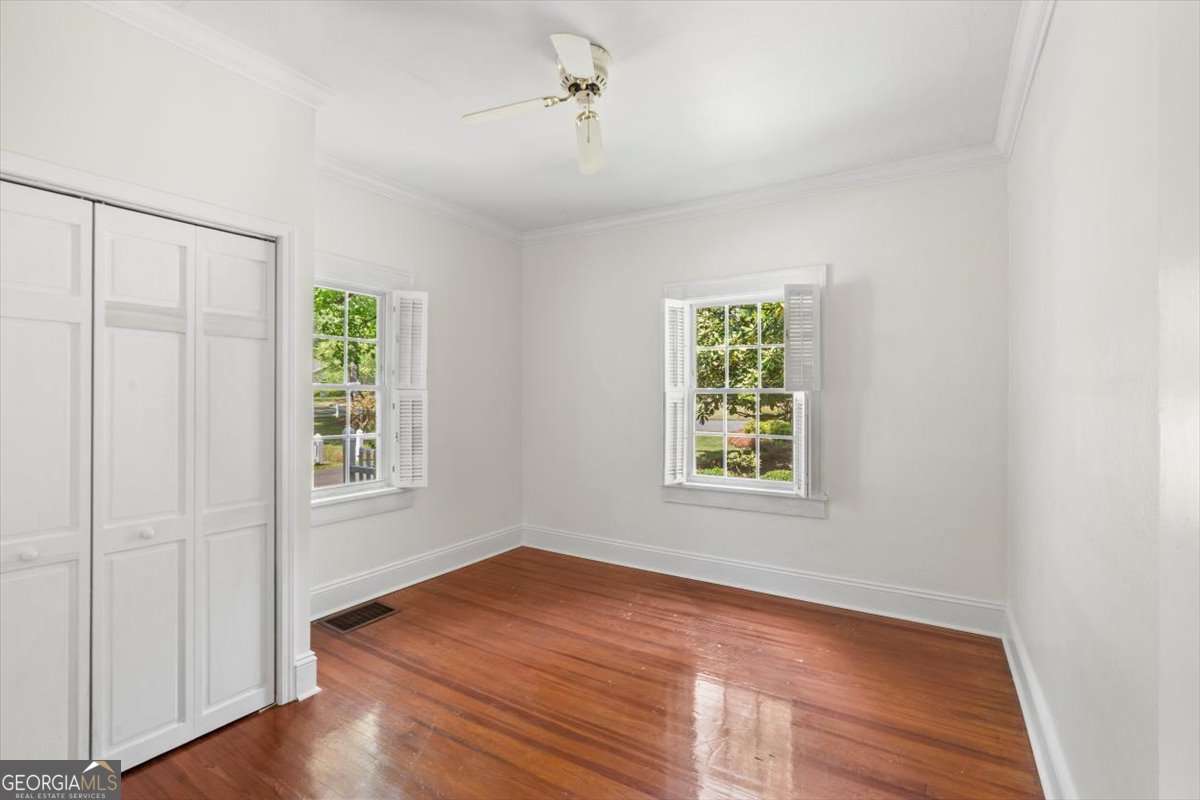 101 Oakwood Street NW