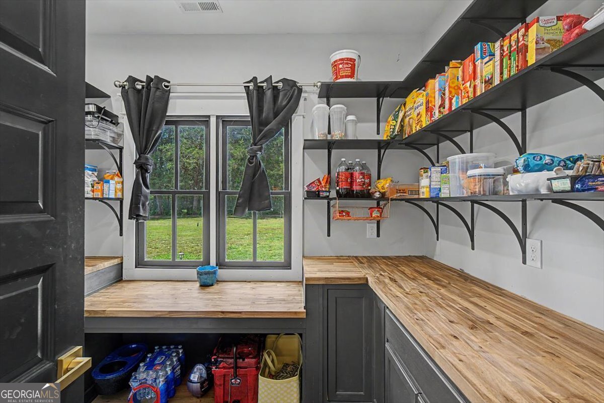 464 Lancaster Road SW