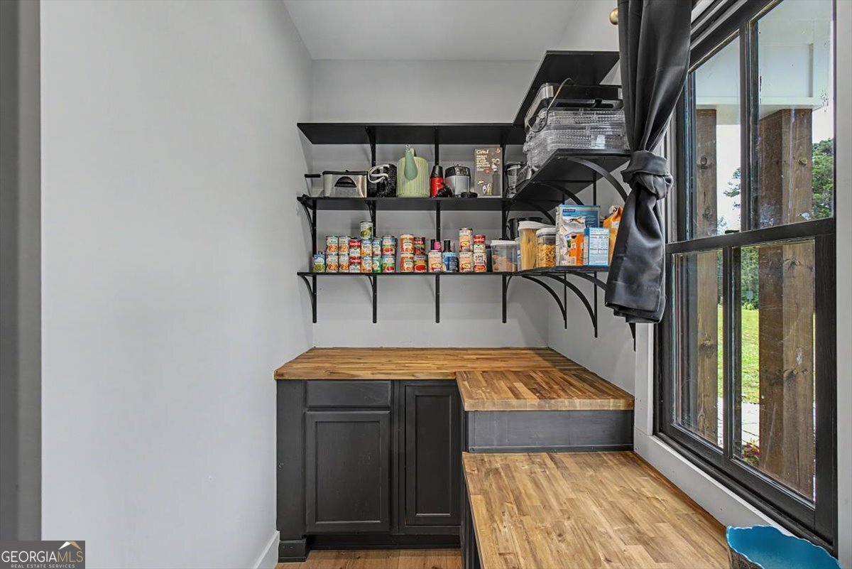 464 Lancaster Road SW