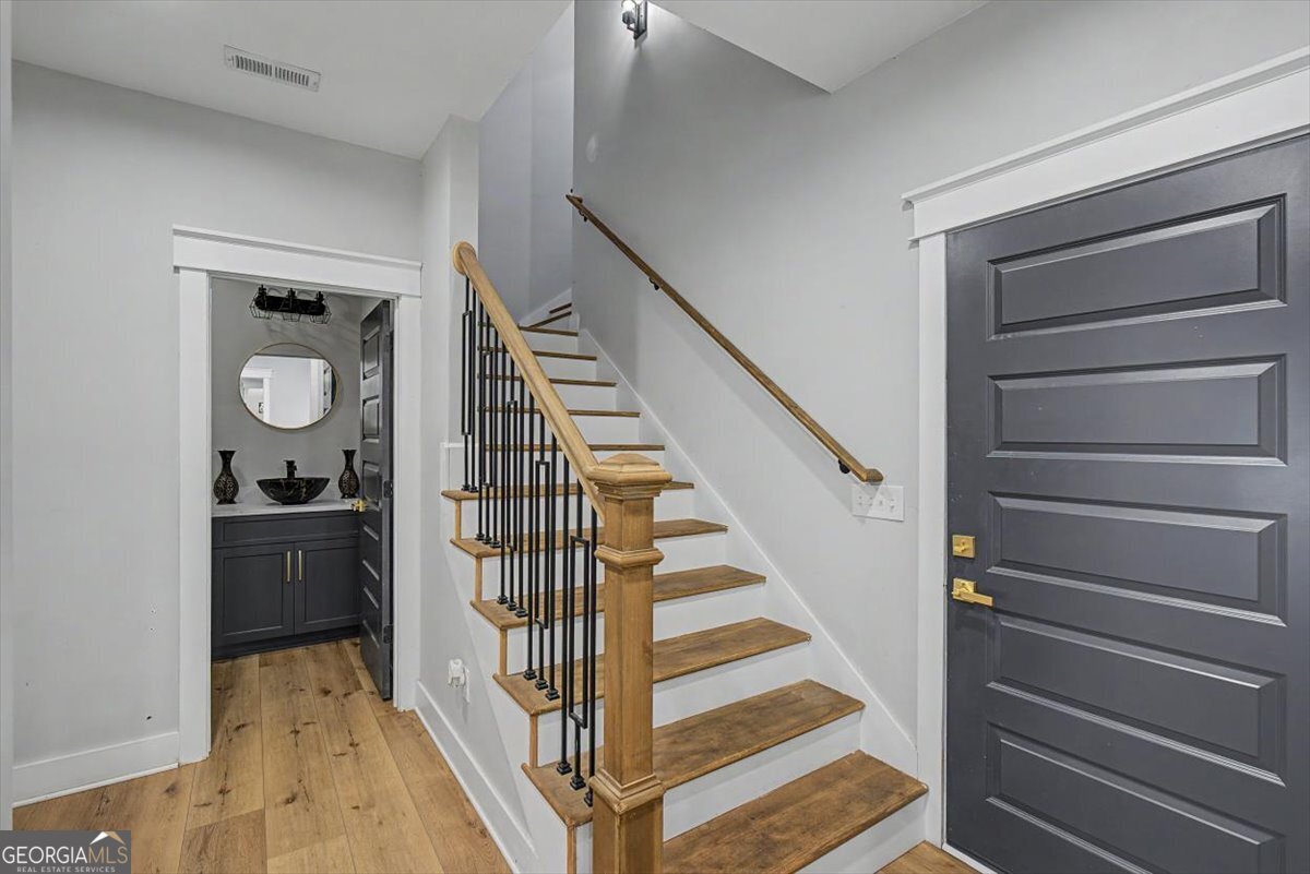 464 Lancaster Road SW