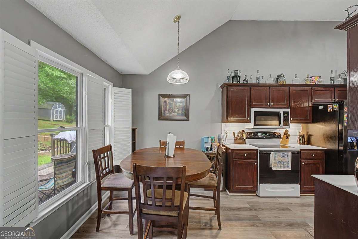 32 Country Meadow Way NW