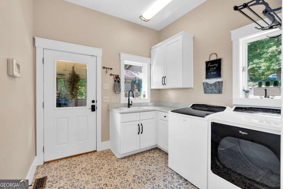 52 Waterside Drive SE