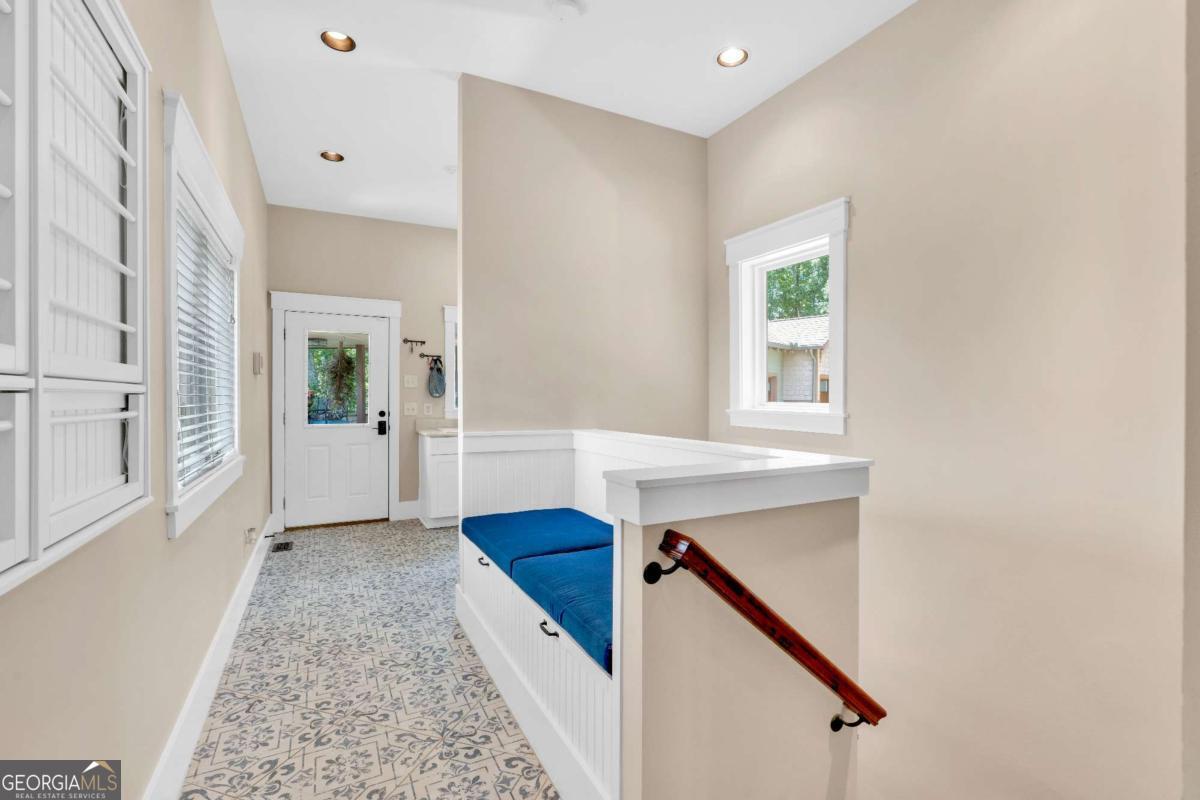 52 Waterside Drive SE