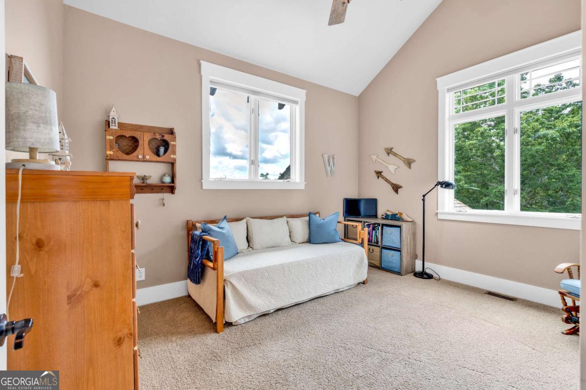 52 Waterside Drive SE