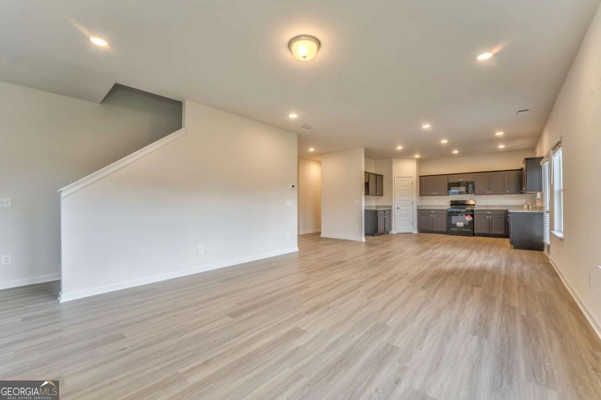 15 Bennett Way