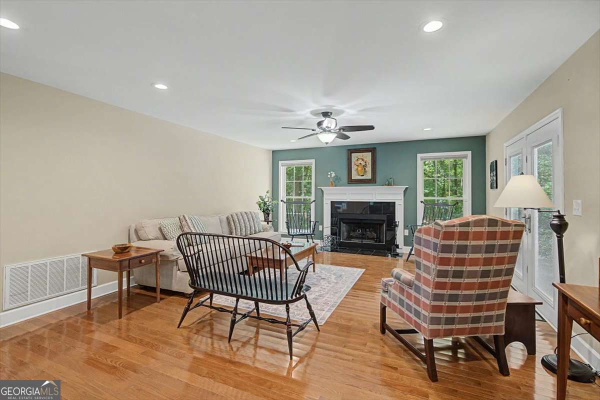 1141 Buttermilk Road SW