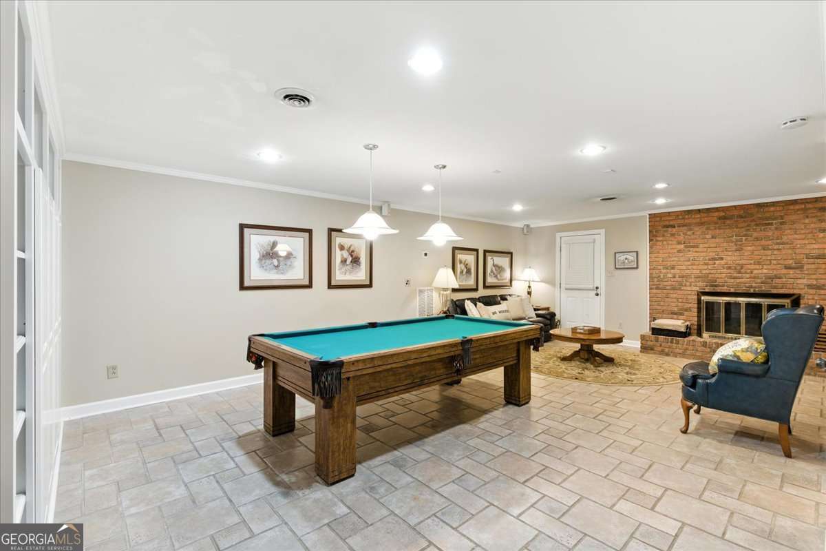 8 Saddle Trail SE