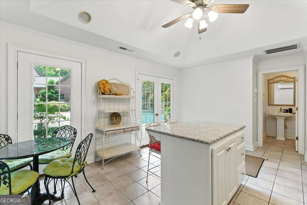 8 Saddle Trail SE