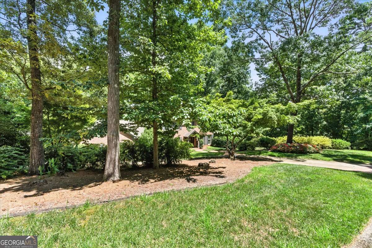 8 Saddle Trail SE