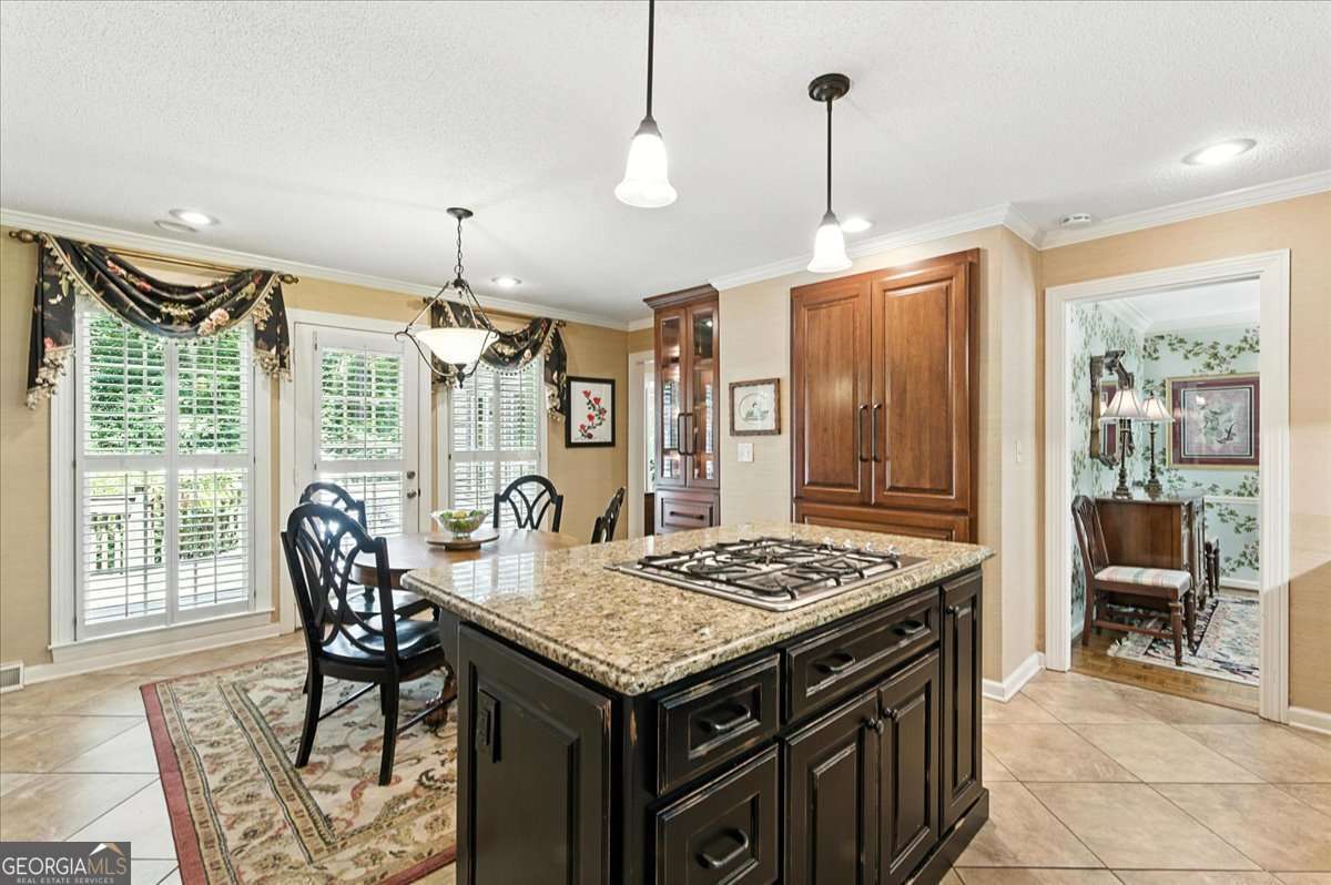 8 Saddle Trail SE