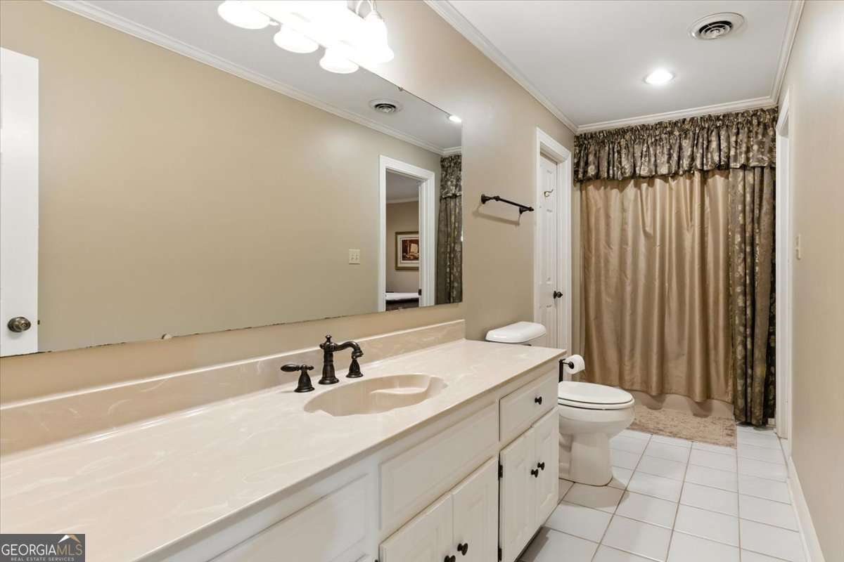 8 Saddle Trail SE
