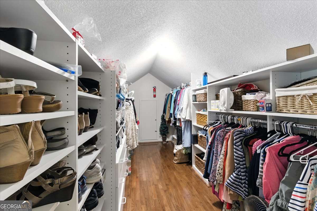 8 Saddle Trail SE