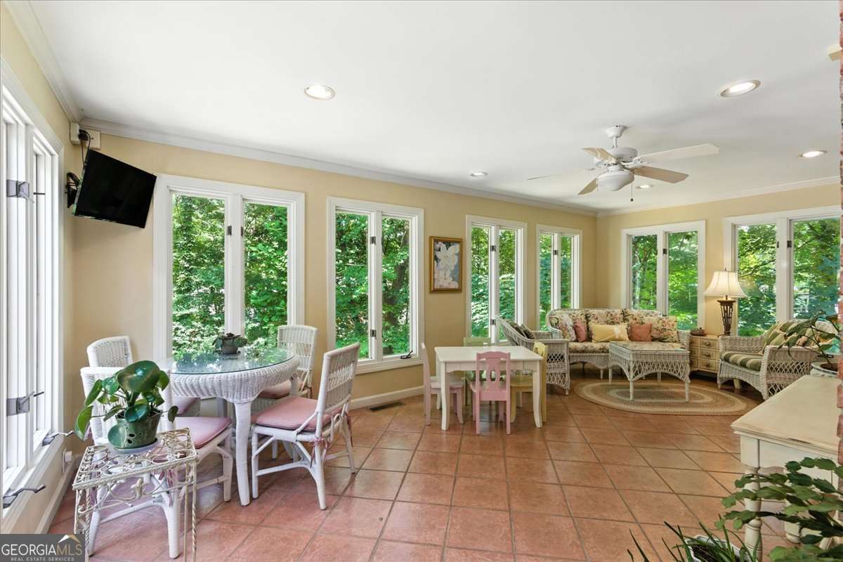 8 Saddle Trail SE