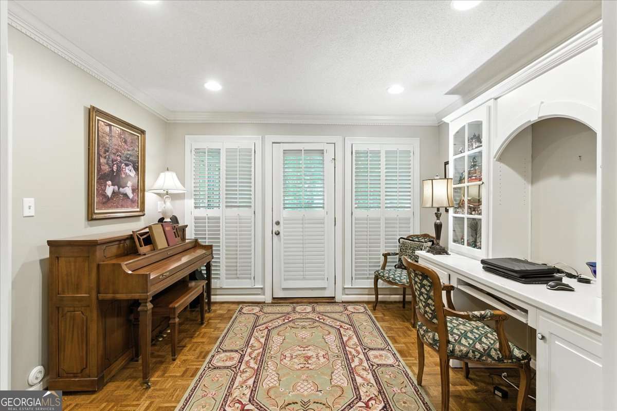 8 Saddle Trail SE