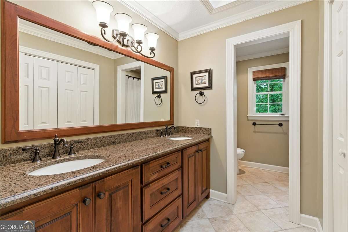 8 Saddle Trail SE