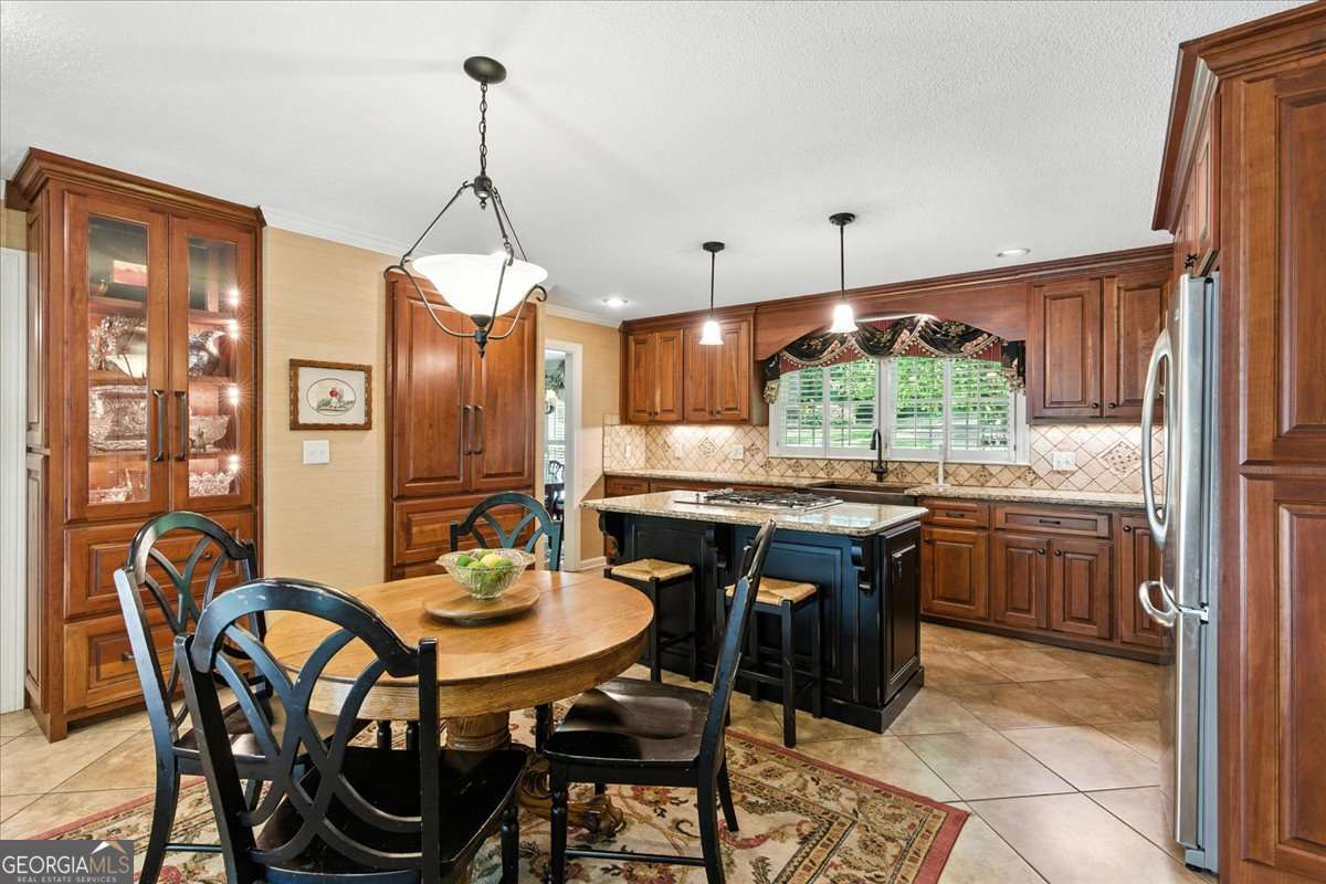 8 Saddle Trail SE