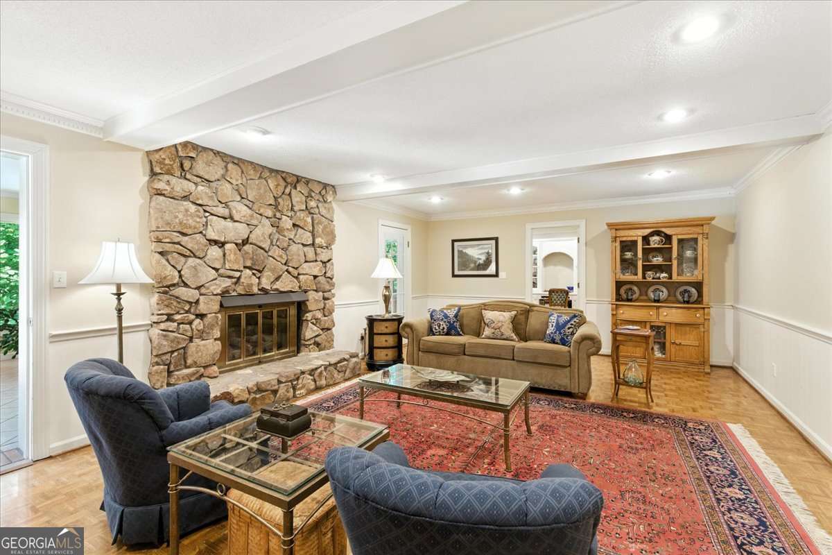 8 Saddle Trail SE