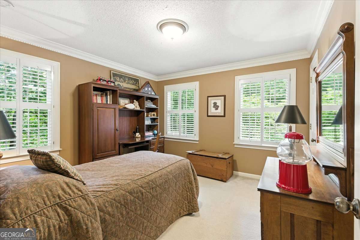 8 Saddle Trail SE